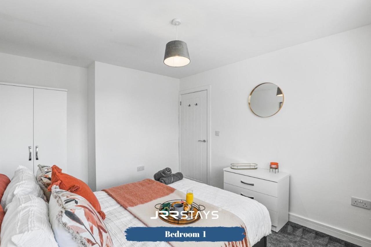 Wolverhampton - Amazing 3 Bedroom, Sleeps 6, Wi-Fi - Jrr Stays エクステリア 写真