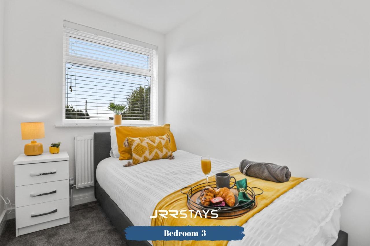 Wolverhampton - Amazing 3 Bedroom, Sleeps 6, Wi-Fi - Jrr Stays エクステリア 写真