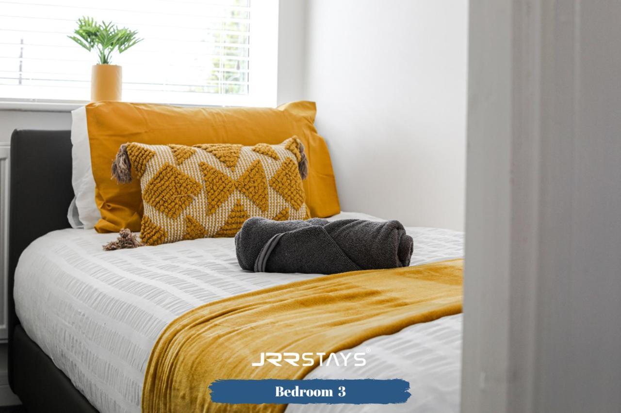 Wolverhampton - Amazing 3 Bedroom, Sleeps 6, Wi-Fi - Jrr Stays エクステリア 写真
