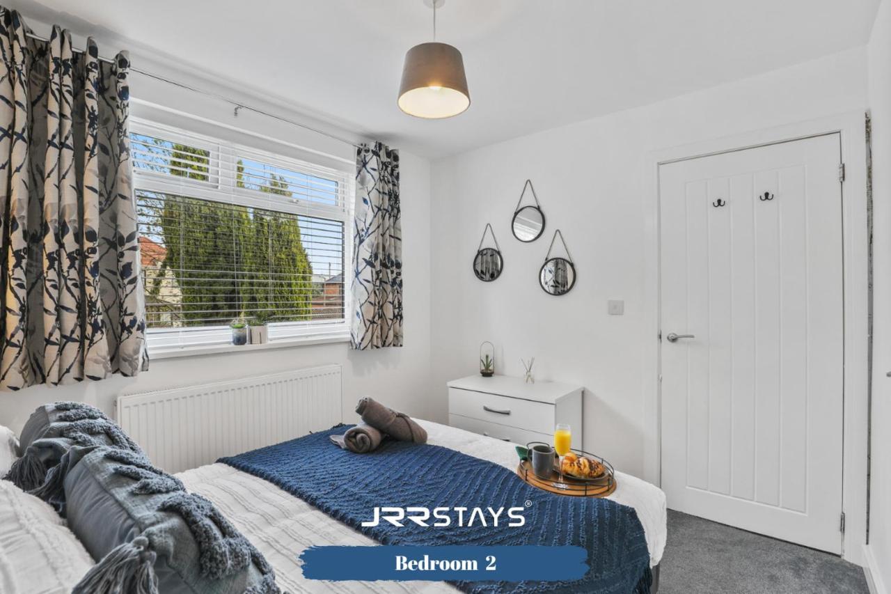 Wolverhampton - Amazing 3 Bedroom, Sleeps 6, Wi-Fi - Jrr Stays エクステリア 写真