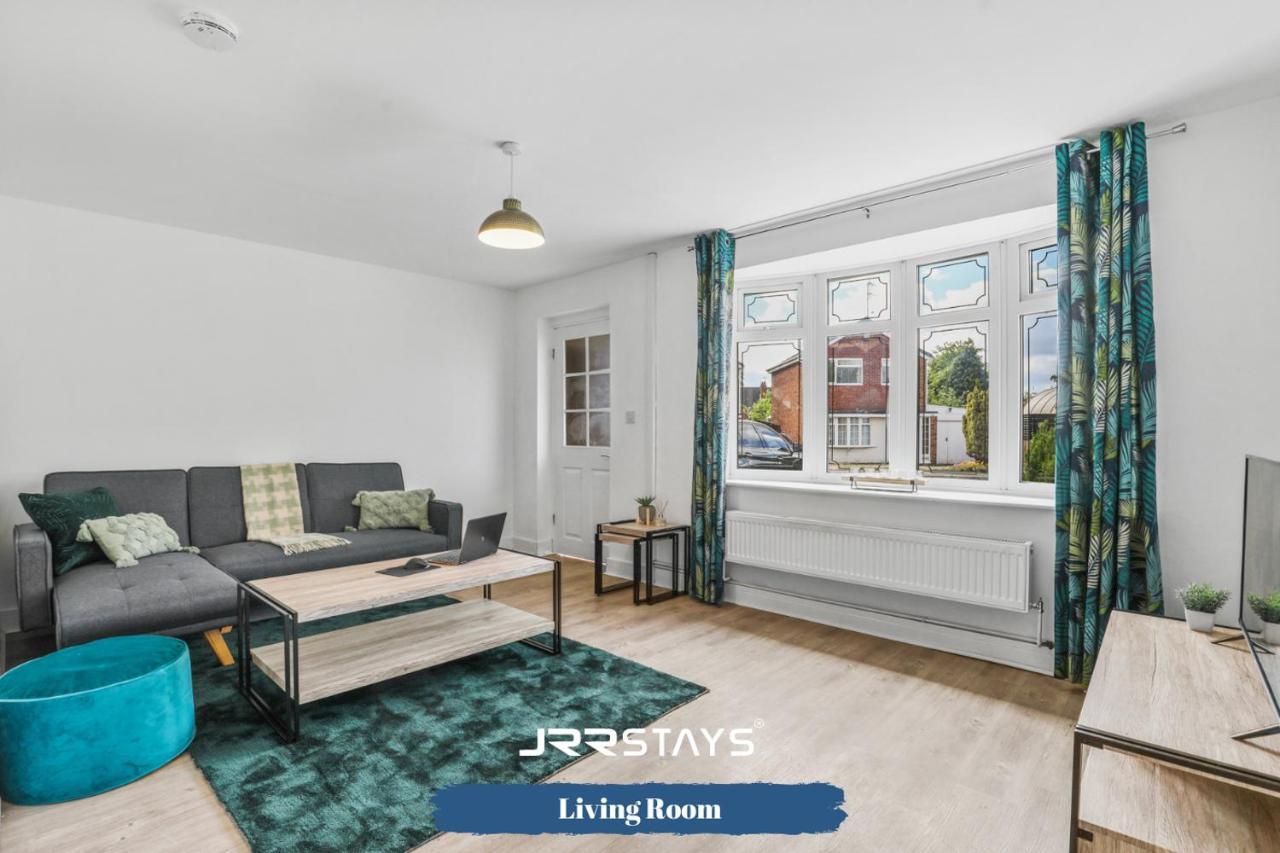 Wolverhampton - Amazing 3 Bedroom, Sleeps 6, Wi-Fi - Jrr Stays エクステリア 写真