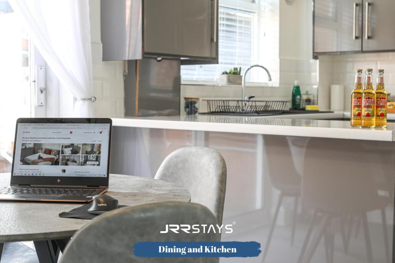 Wolverhampton - Amazing 3 Bedroom, Sleeps 6, Wi-Fi - Jrr Stays エクステリア 写真