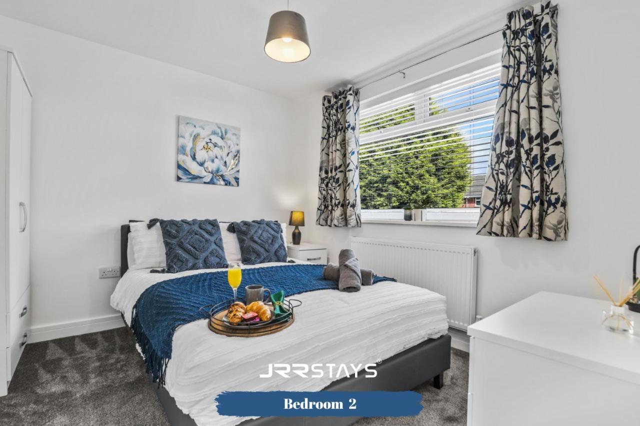 Wolverhampton - Amazing 3 Bedroom, Sleeps 6, Wi-Fi - Jrr Stays エクステリア 写真
