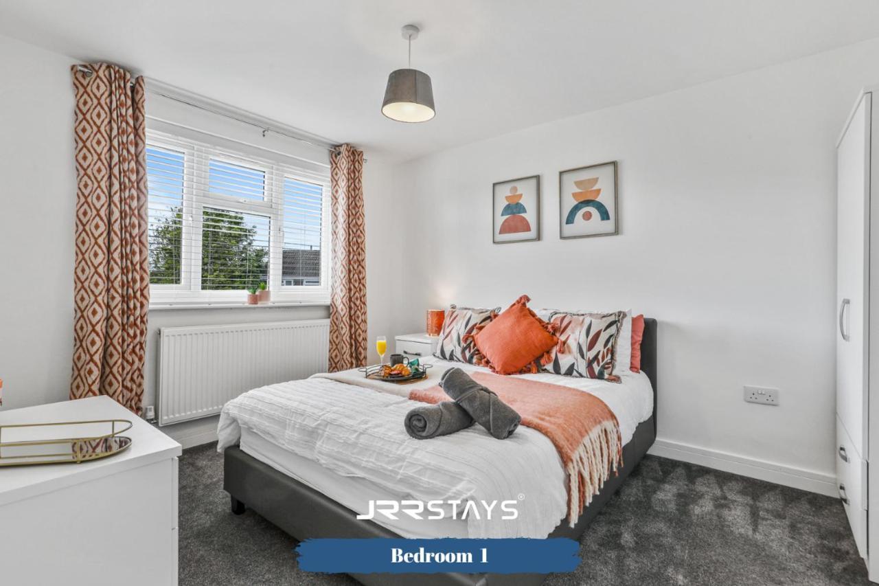 Wolverhampton - Amazing 3 Bedroom, Sleeps 6, Wi-Fi - Jrr Stays エクステリア 写真