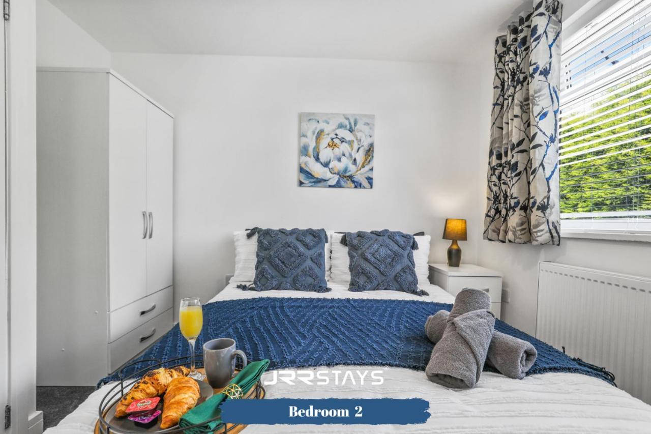 Wolverhampton - Amazing 3 Bedroom, Sleeps 6, Wi-Fi - Jrr Stays エクステリア 写真